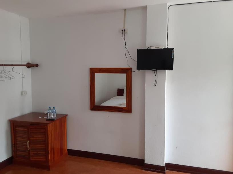 Alisona Hostel Ванг Виенг Екстериор снимка