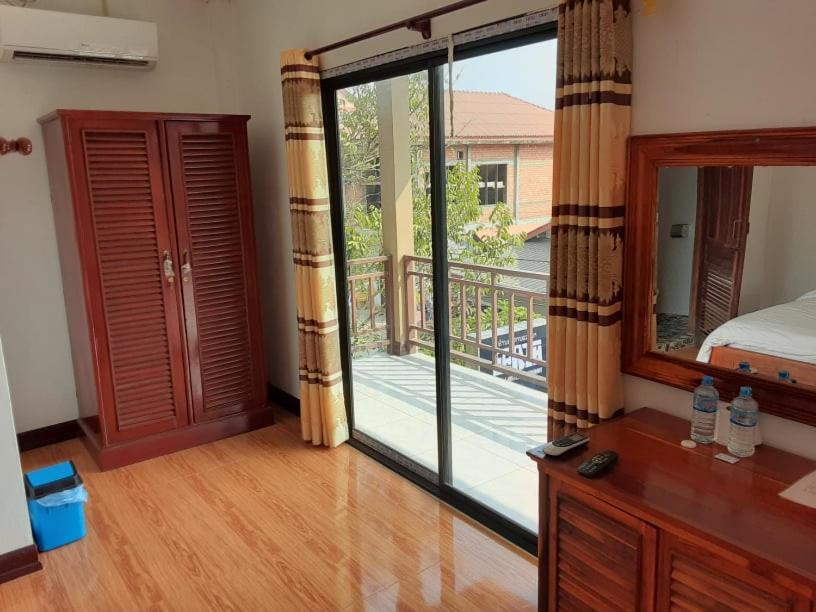 Alisona Hostel Ванг Виенг Екстериор снимка